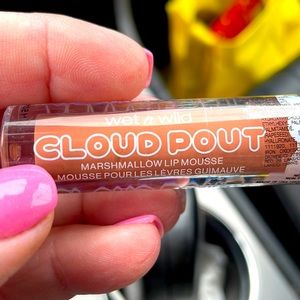 Wet n Wild Cloud Pout Marshmallow Lip Mousse